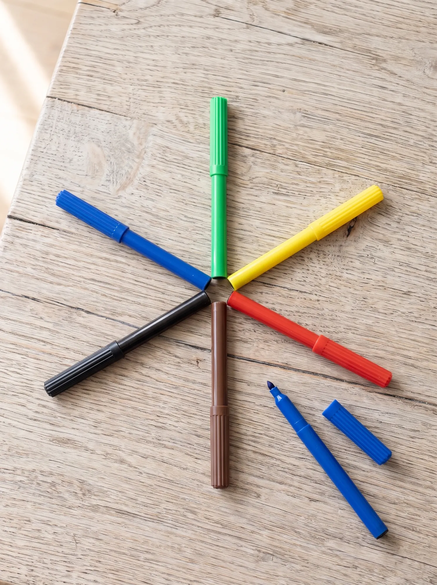Washable markers in a star